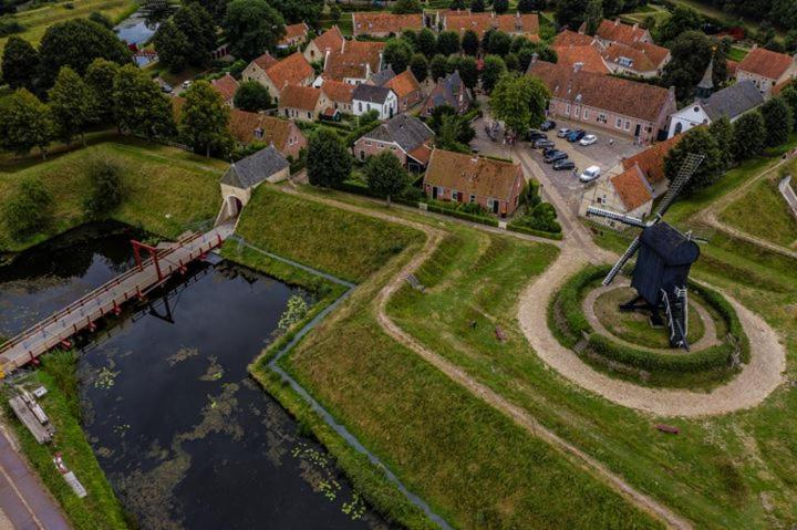 Bed and Breakfast Bij De Friesche Poort Bourtange Exterior foto