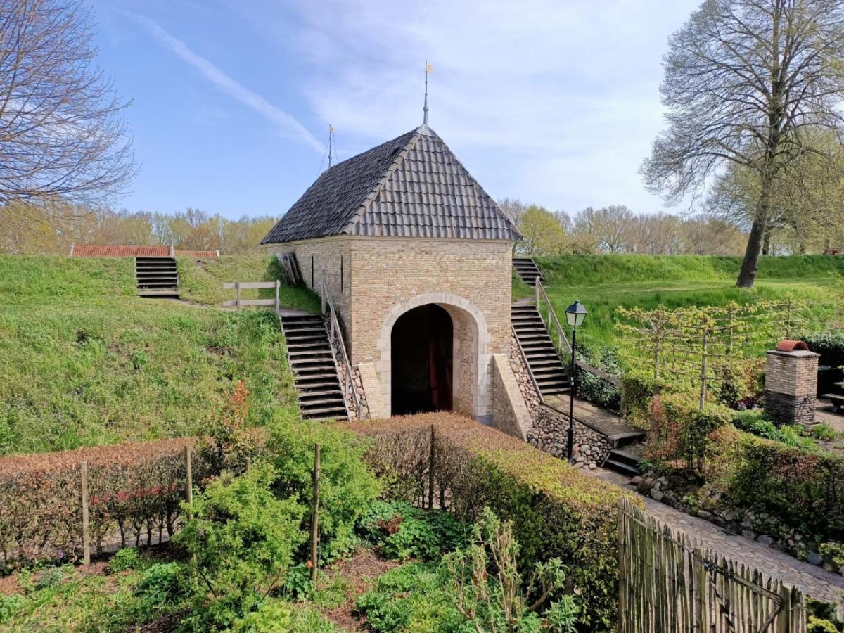 Bed and Breakfast Bij De Friesche Poort Bourtange Exterior foto