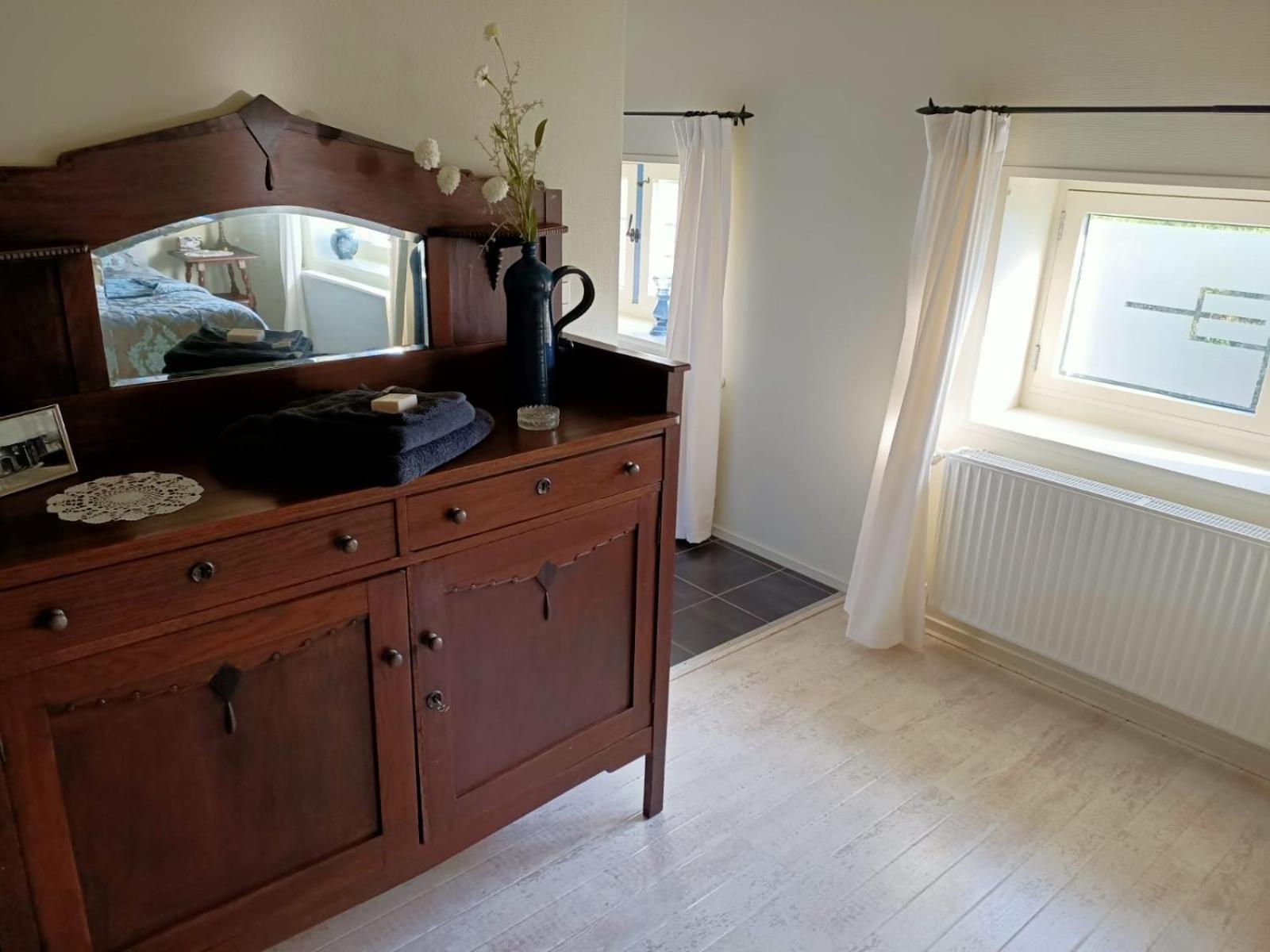 Bed and Breakfast Bij De Friesche Poort Bourtange Habitación foto